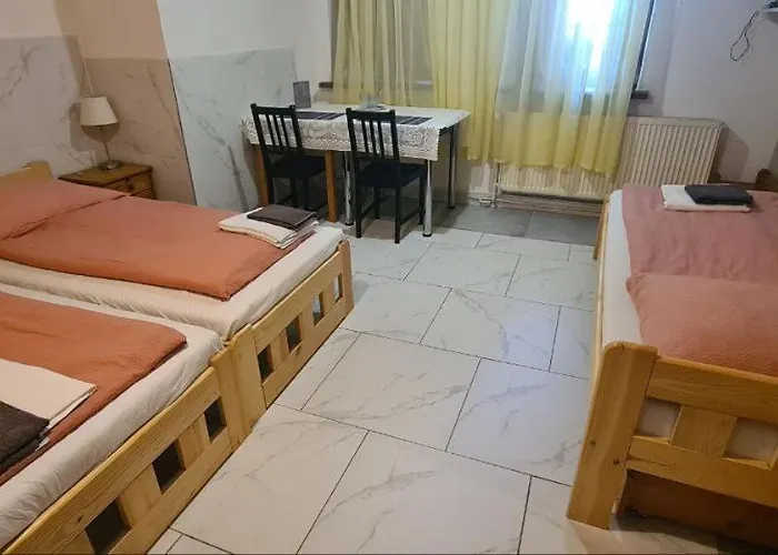 Vysehrad Nonstop Πανσιόν 3*